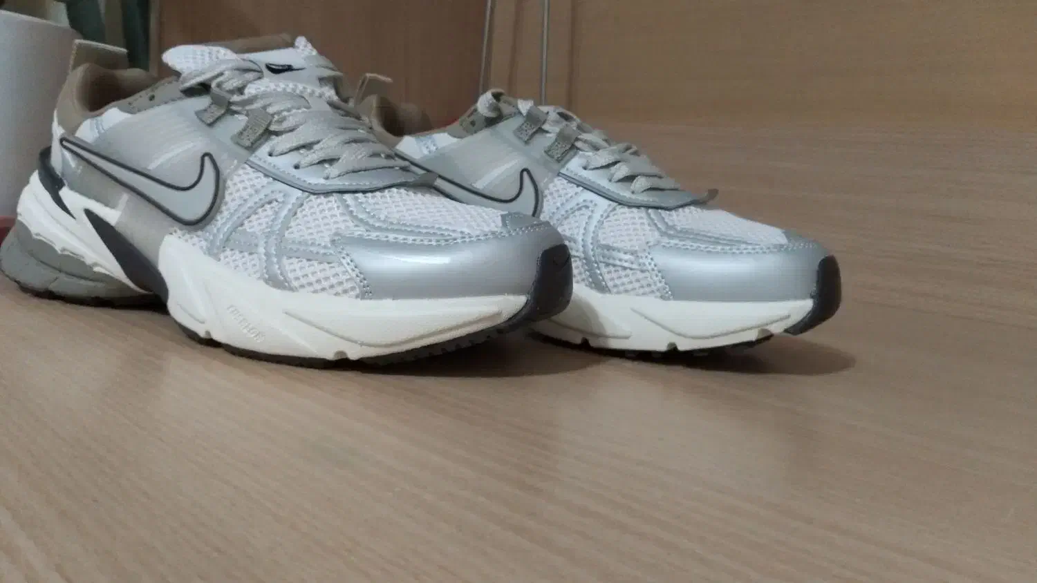 کتونی نایکی Nike V2K Run|کیف، کفش، کمربند|تهران, پونک|دیوار