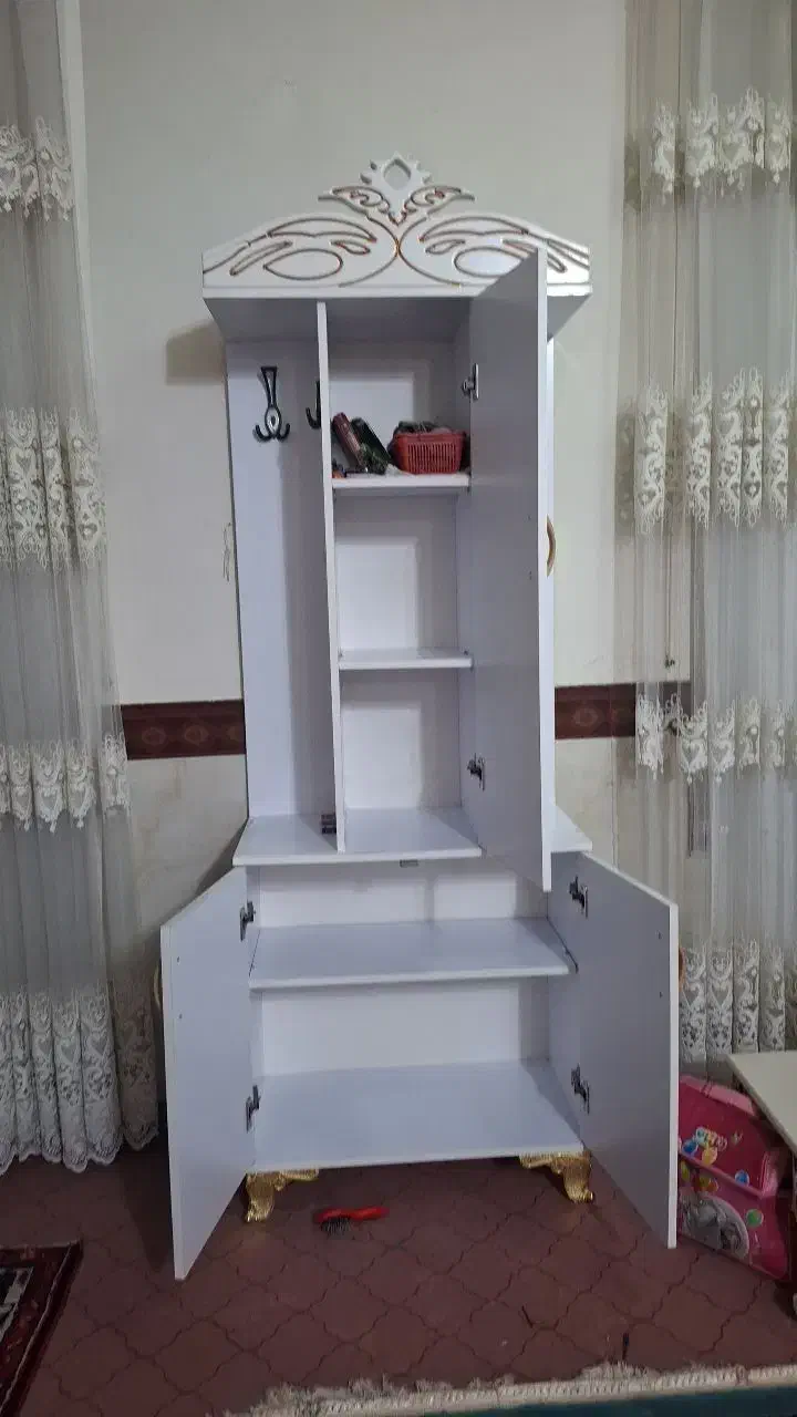 جاکفشی و جالباسی|جاکفشی، کمد، دراور|بهار, |دیوار