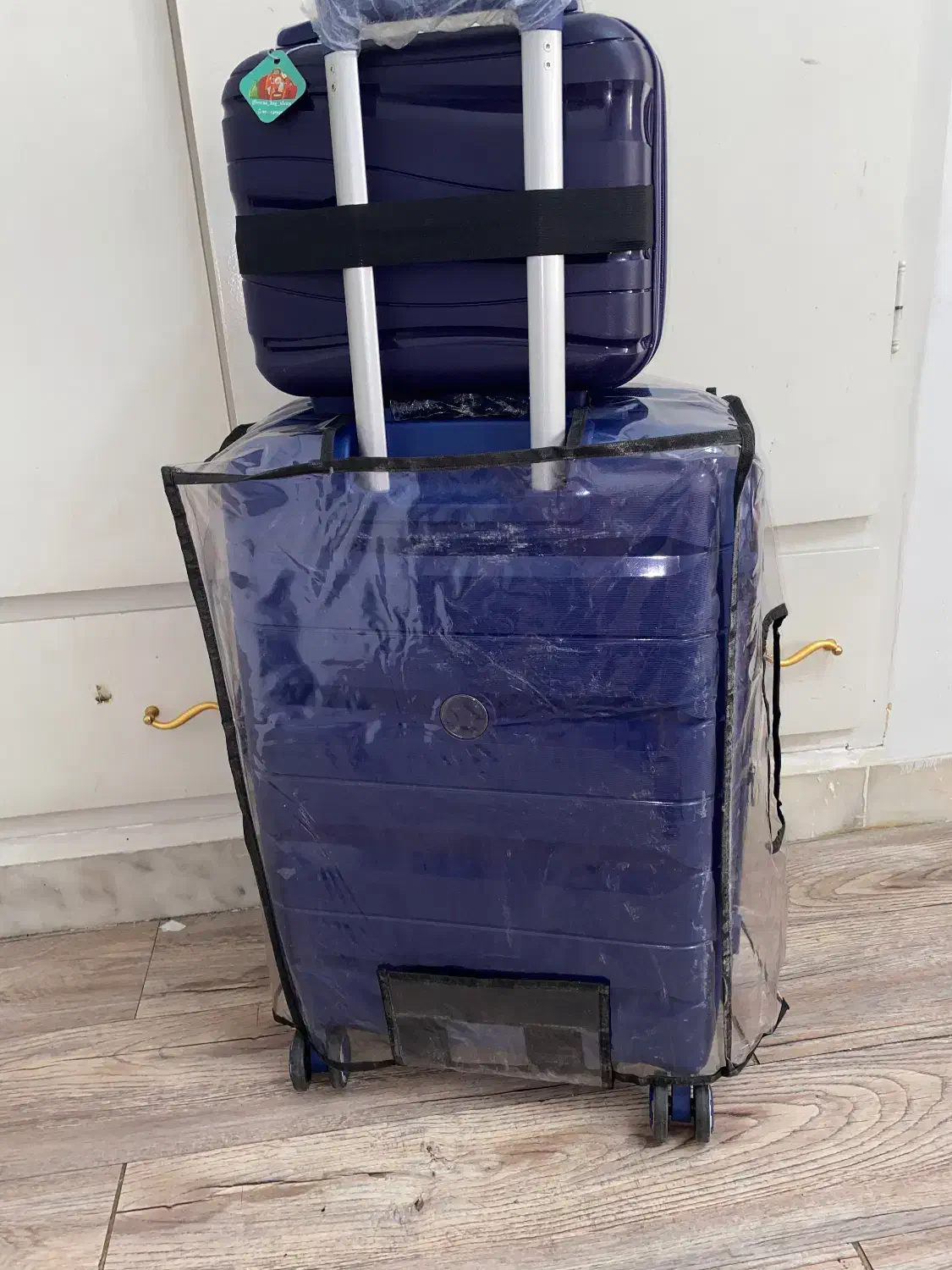 فروش چمدان مونزا    فوری|کیف، کفش، کمربند|ساری, |دیوار