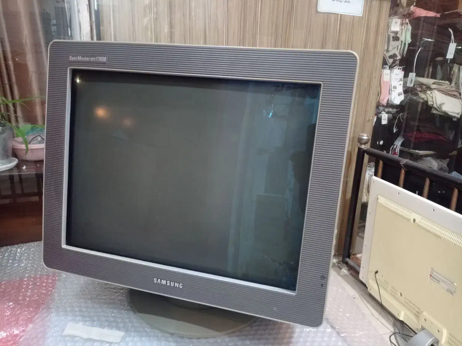 مانیتور crt|قطعات و لوازم جانبی رایانه|جلفا, |دیوار