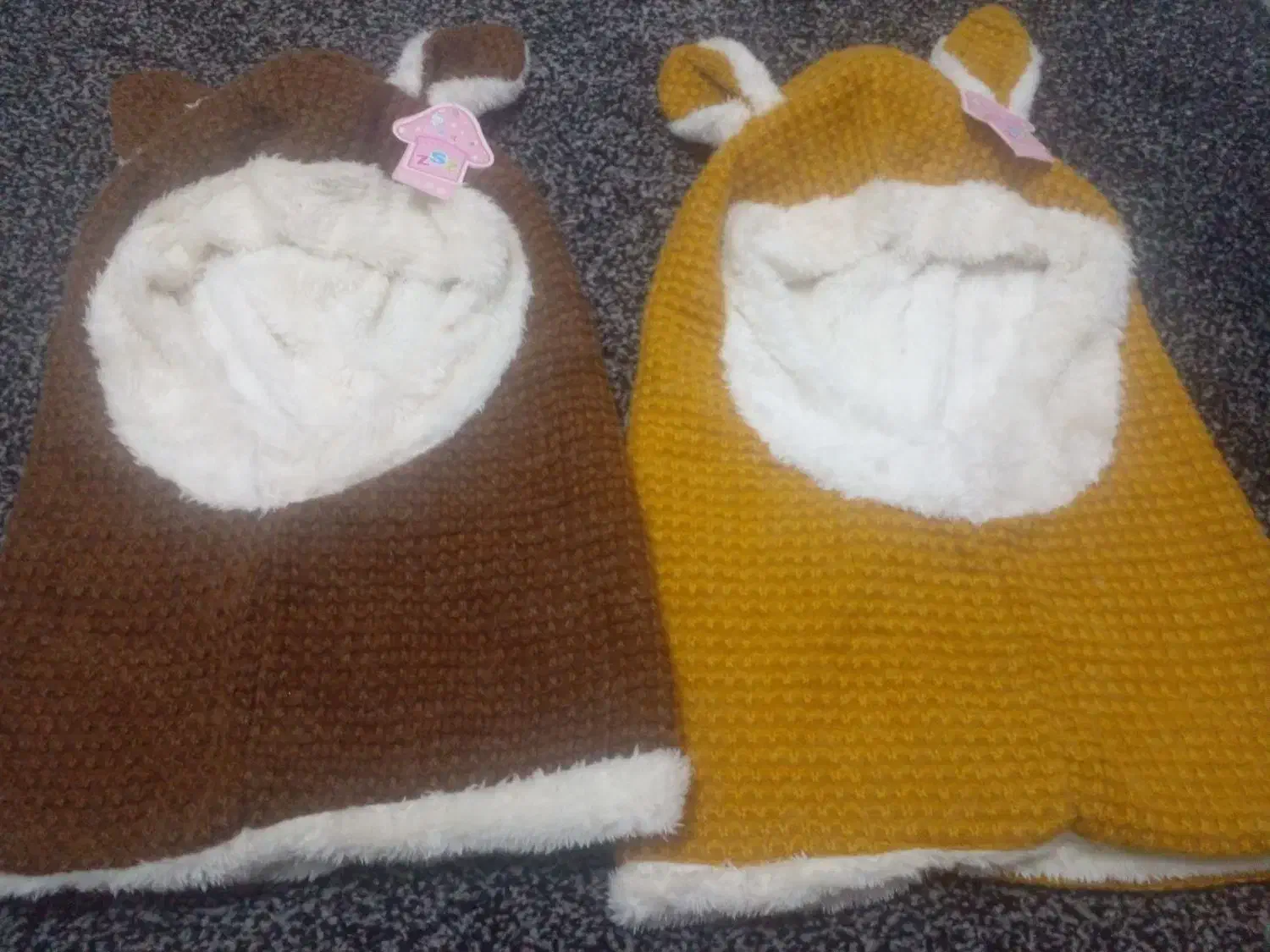 دو تا کلاه پشمی بزرگ نو|لباس|دزفول, |دیوار