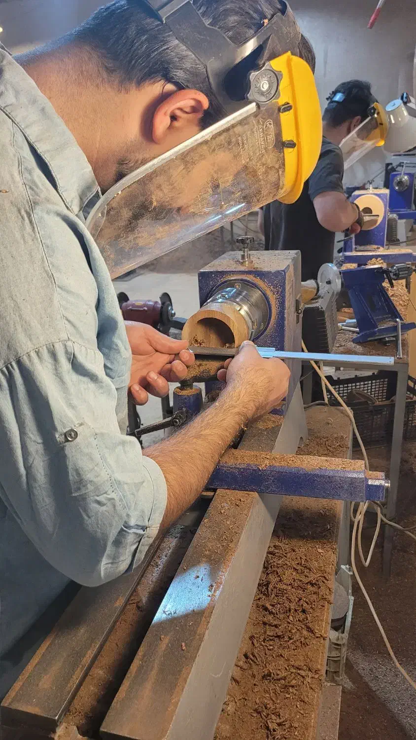 استخدام نجار نیمه ماهر در کارگاه تولید ظروف چوبی|استخدام صنعتی، فنی، مهندسی|گرمدره, |دیوار