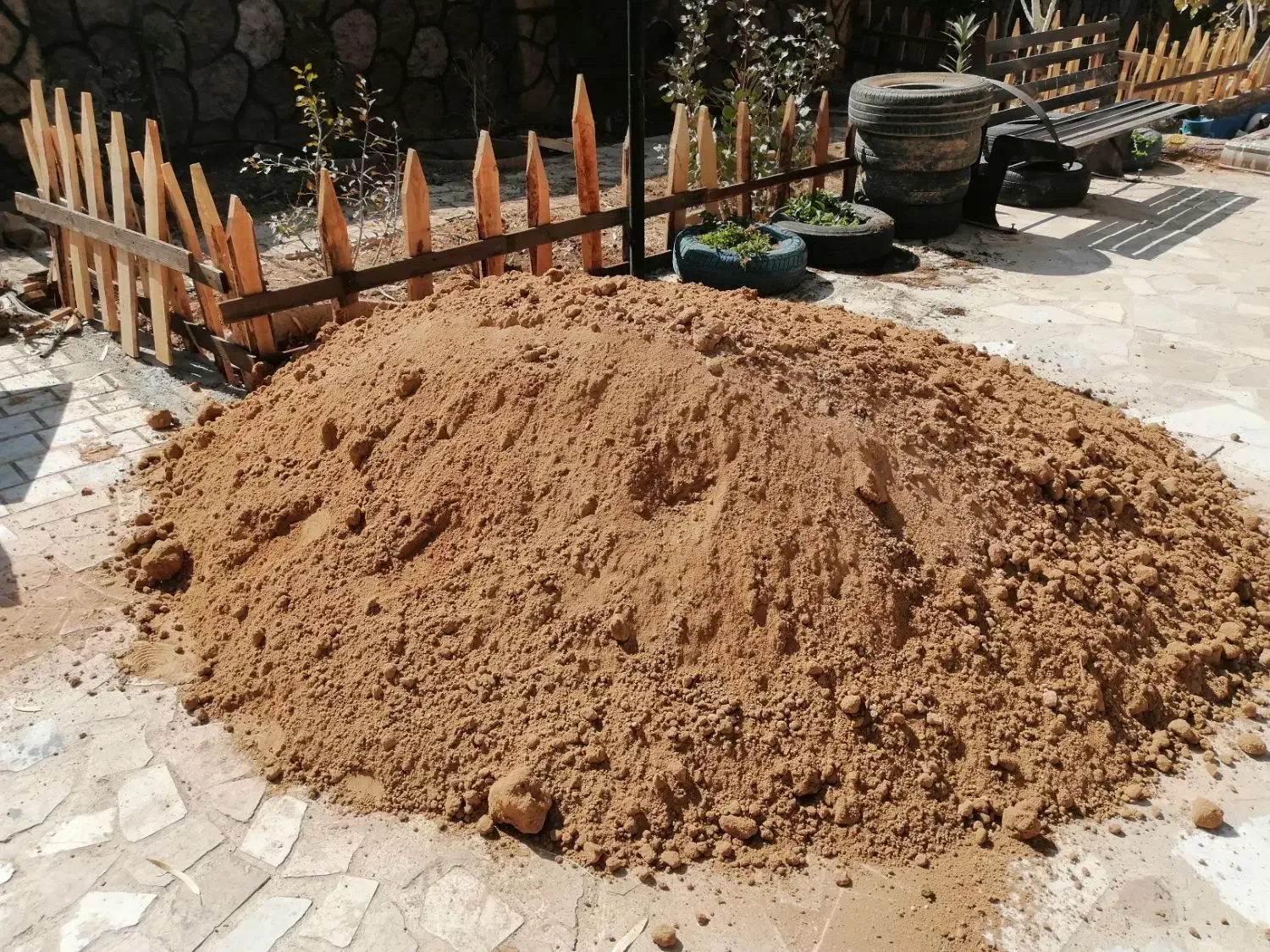 خاک گِل باغ و باغچه|خدمات باغبانی و درختکاری|شیراز, منطقه هوایی شهید دوران|دیوار