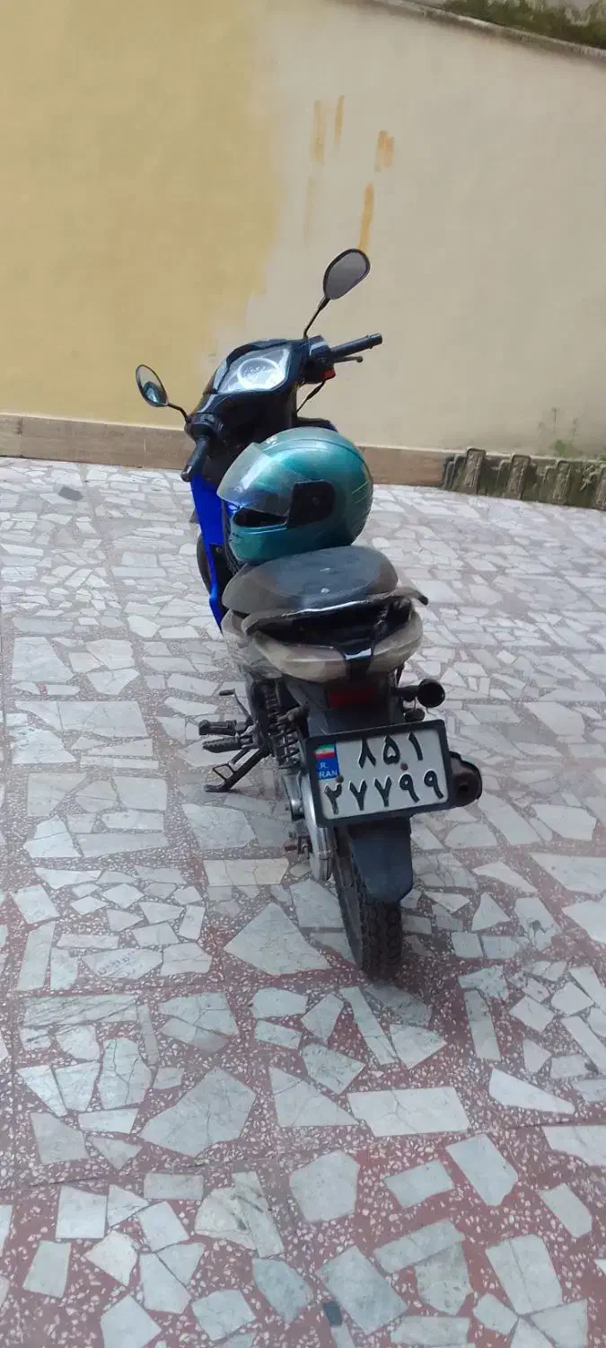 ویو|موتورسیکلت|رشت, فلسطین|دیوار