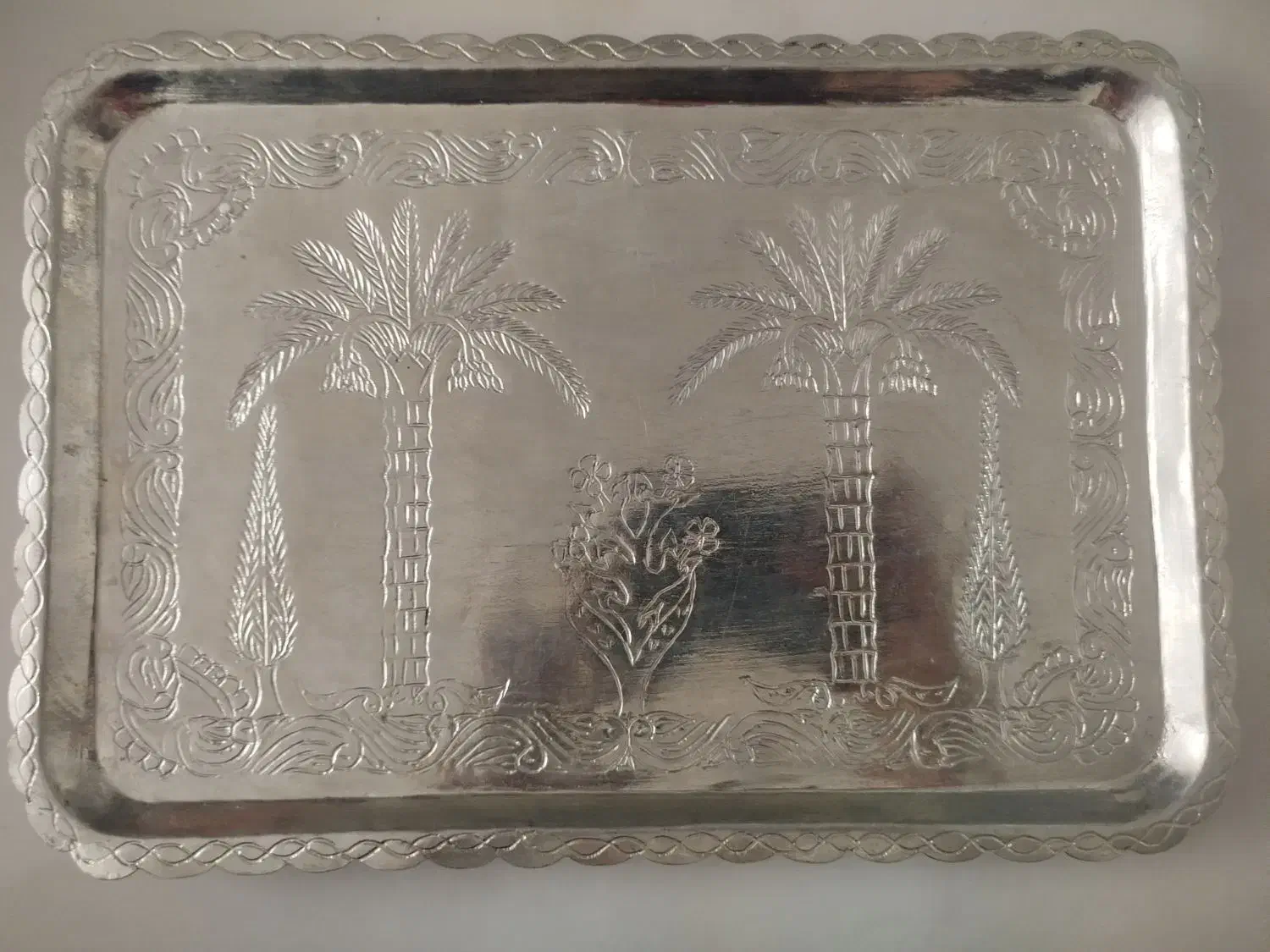 سینی قدیمی|کلکسیون اشیاء عتیقه|مشهد, فرهنگ|دیوار