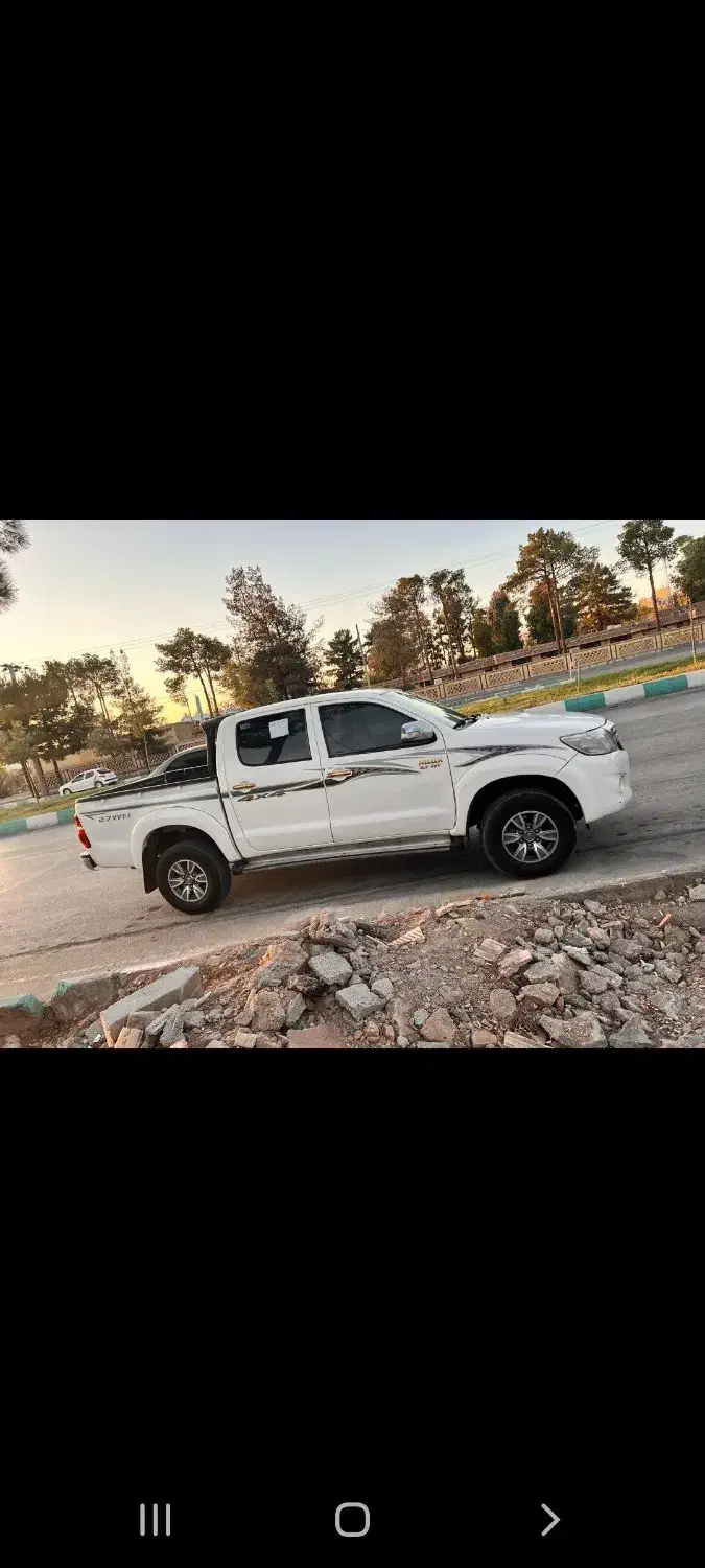 تویوتا هایلوکس ۲۰۱۴کارکرد واقعی ۲۰۰ هزار قیمت۳۷۰۰م|خودرو سواری و وانت|ایرانشهر, |دیوار