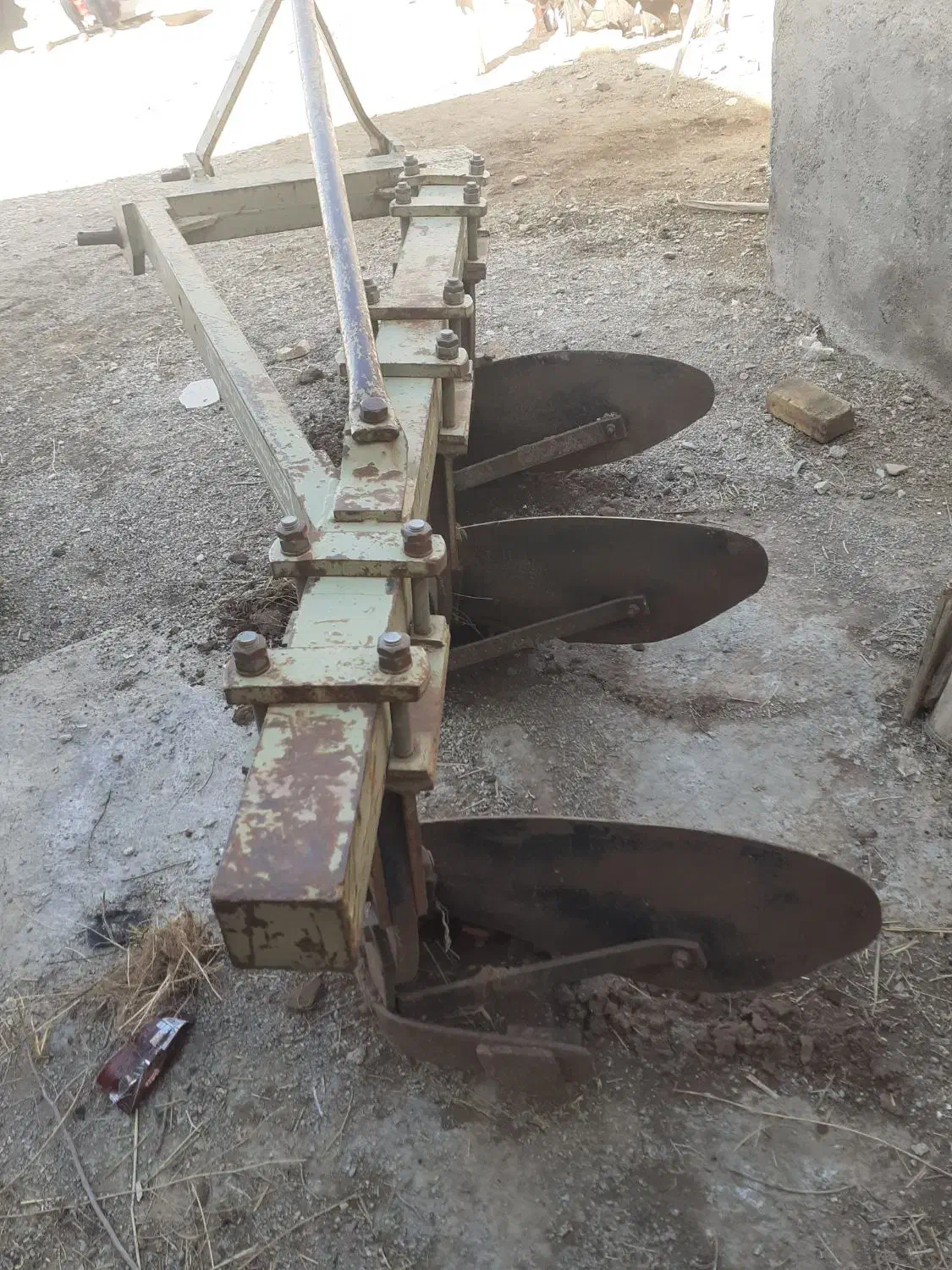 گاوآهن|ماشین‌آلات صنعتی|صائین قلعه, |دیوار