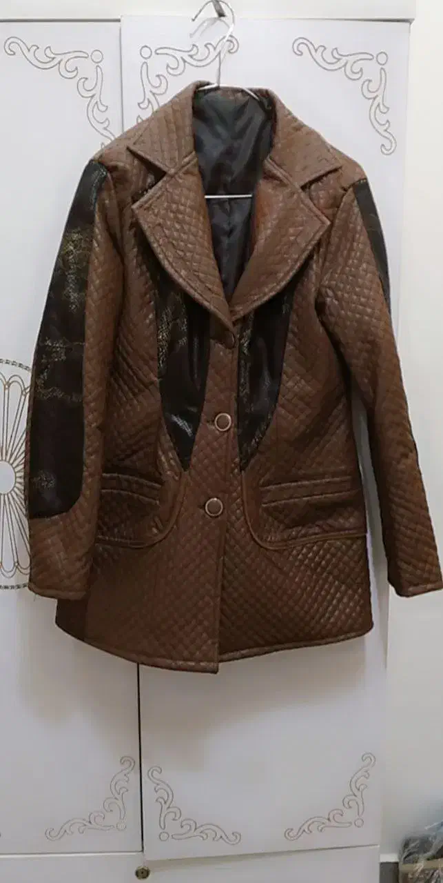 پالتو دخترانه|لباس|اندیشه, اندیشه فاز ۱|دیوار