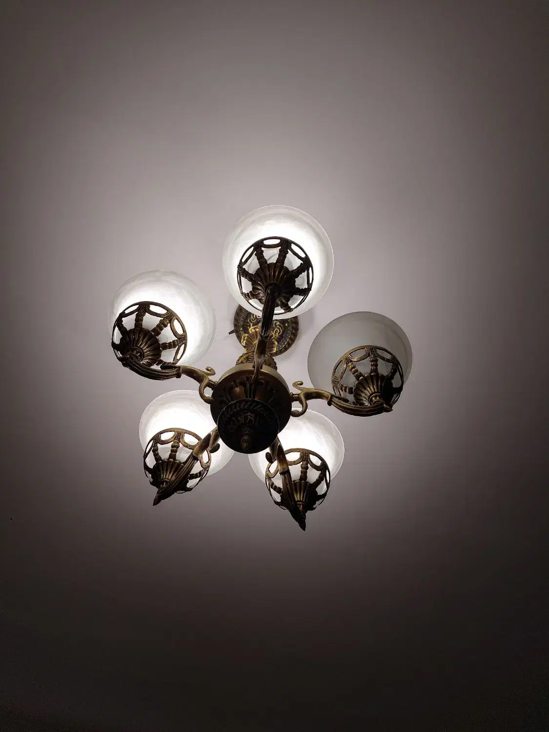 دو عدد لوستر آنتیک ۵شعله|لوستر و چراغ آویز|مشهد, نوید|دیوار