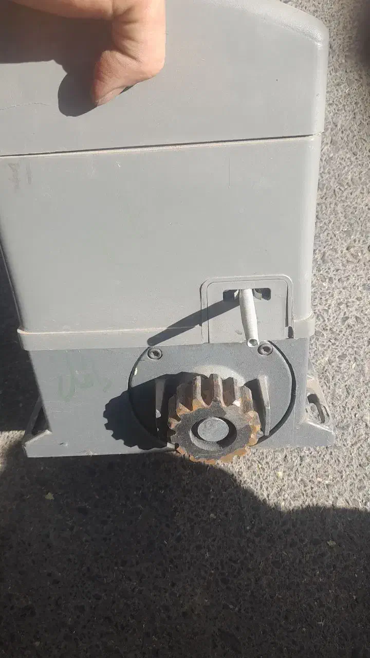 تعمیرات تخصصی انواع درب های اتوماتیک نقدی وچکی|خدمات پیشه و مهارت|همدان, |دیوار