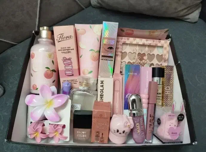 جعبه کادو|کلکسیون و سرگرمی|قرچک, ولی آباد|دیوار