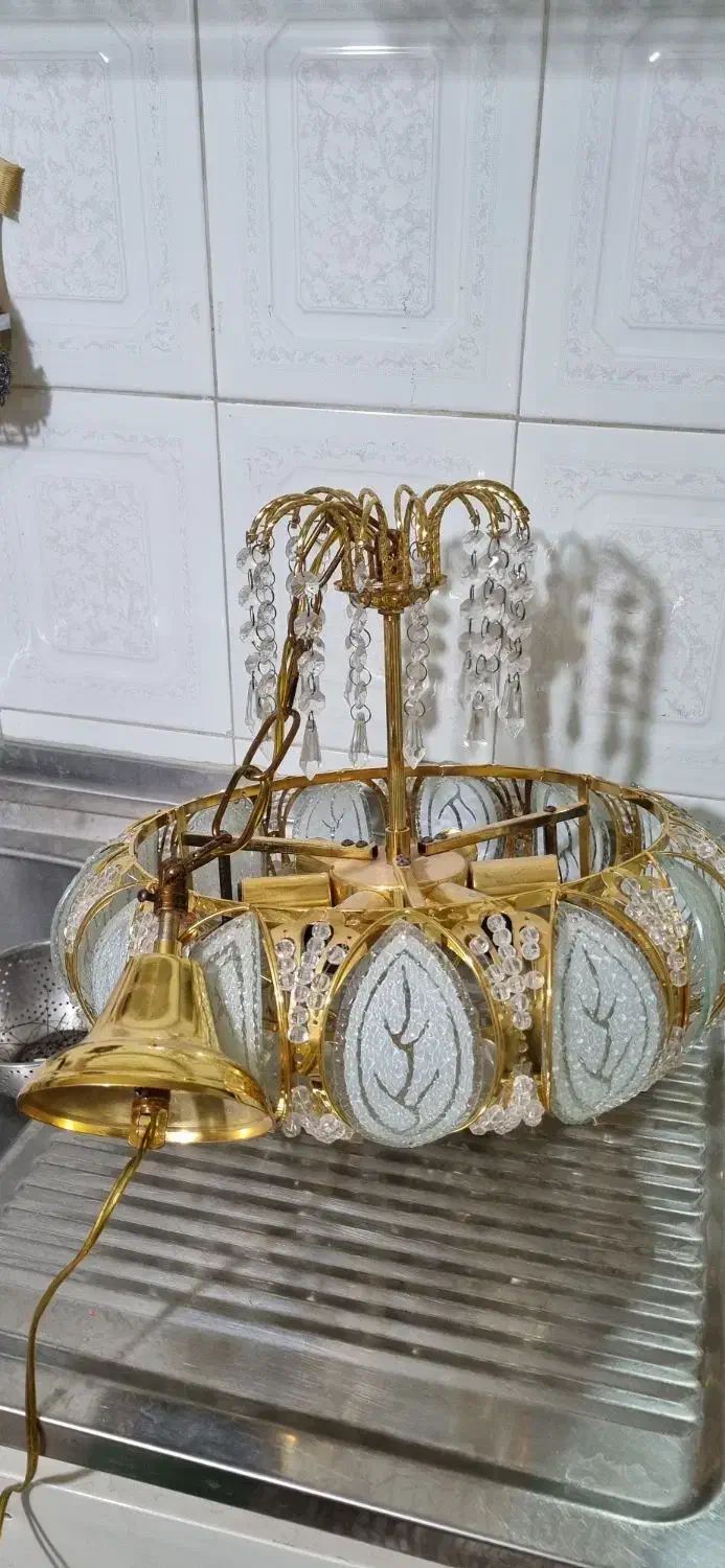 لوستر|لوستر و چراغ آویز|قم, جهان بینی|دیوار