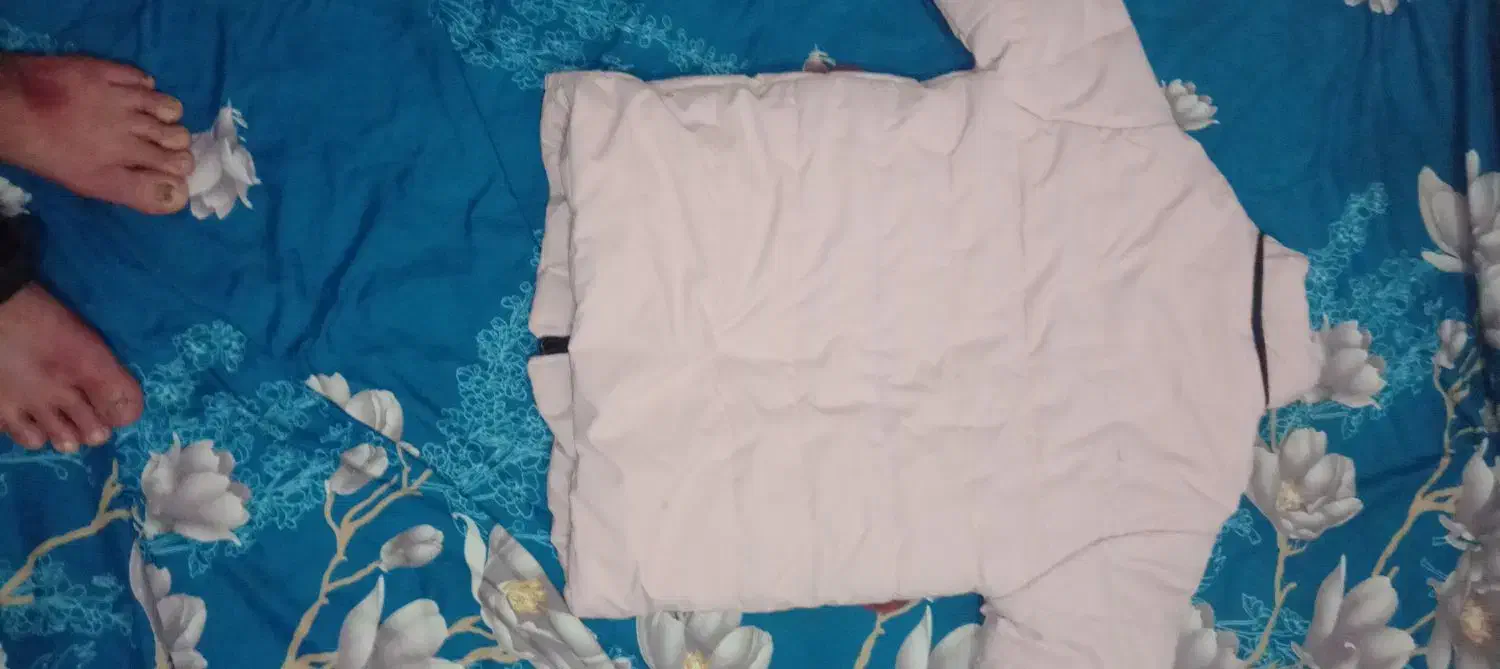 کاپشن|لباس|سرخنکلاته, |دیوار