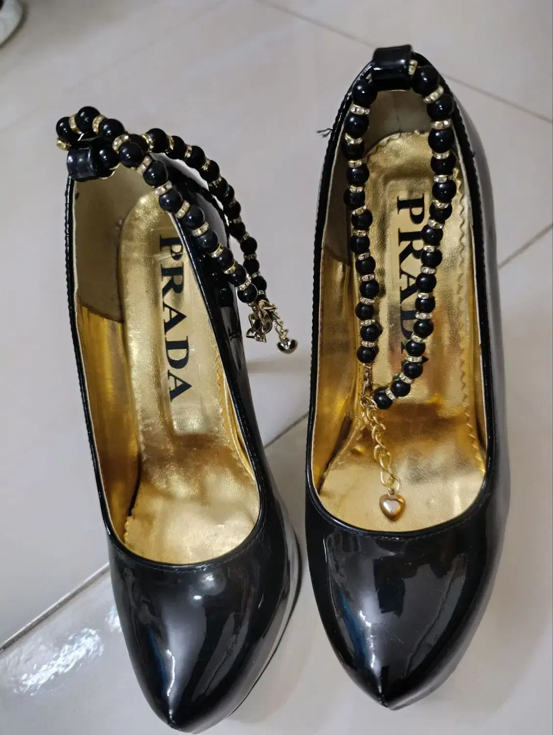 کفش مجلسی|کیف، کفش، کمربند|تربتحیدریه, آغوی|دیوار