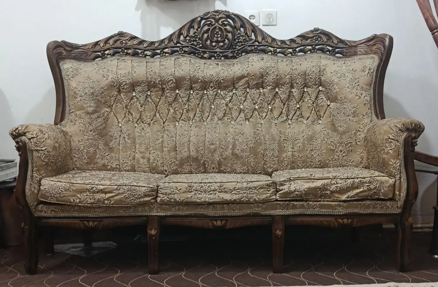 مبل سلطنتی|مبلمان خانگی و میز عسلی|قم, فرهنگیان و شهربانی|دیوار