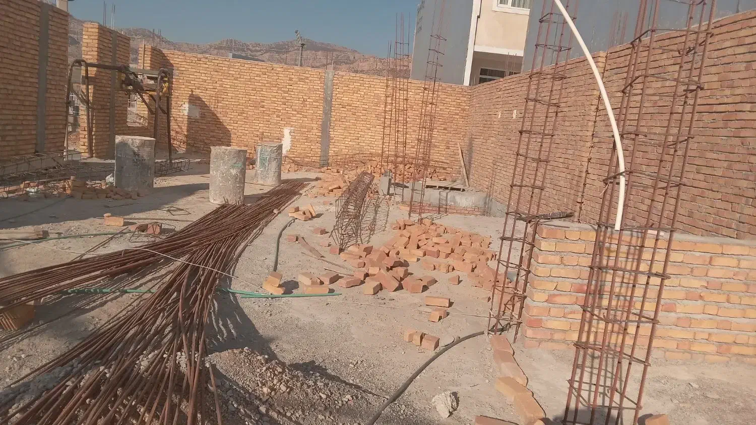 اجر خاموت ومیلگرد|مصالح و تجهیزات ساختمان|ایلام, |دیوار