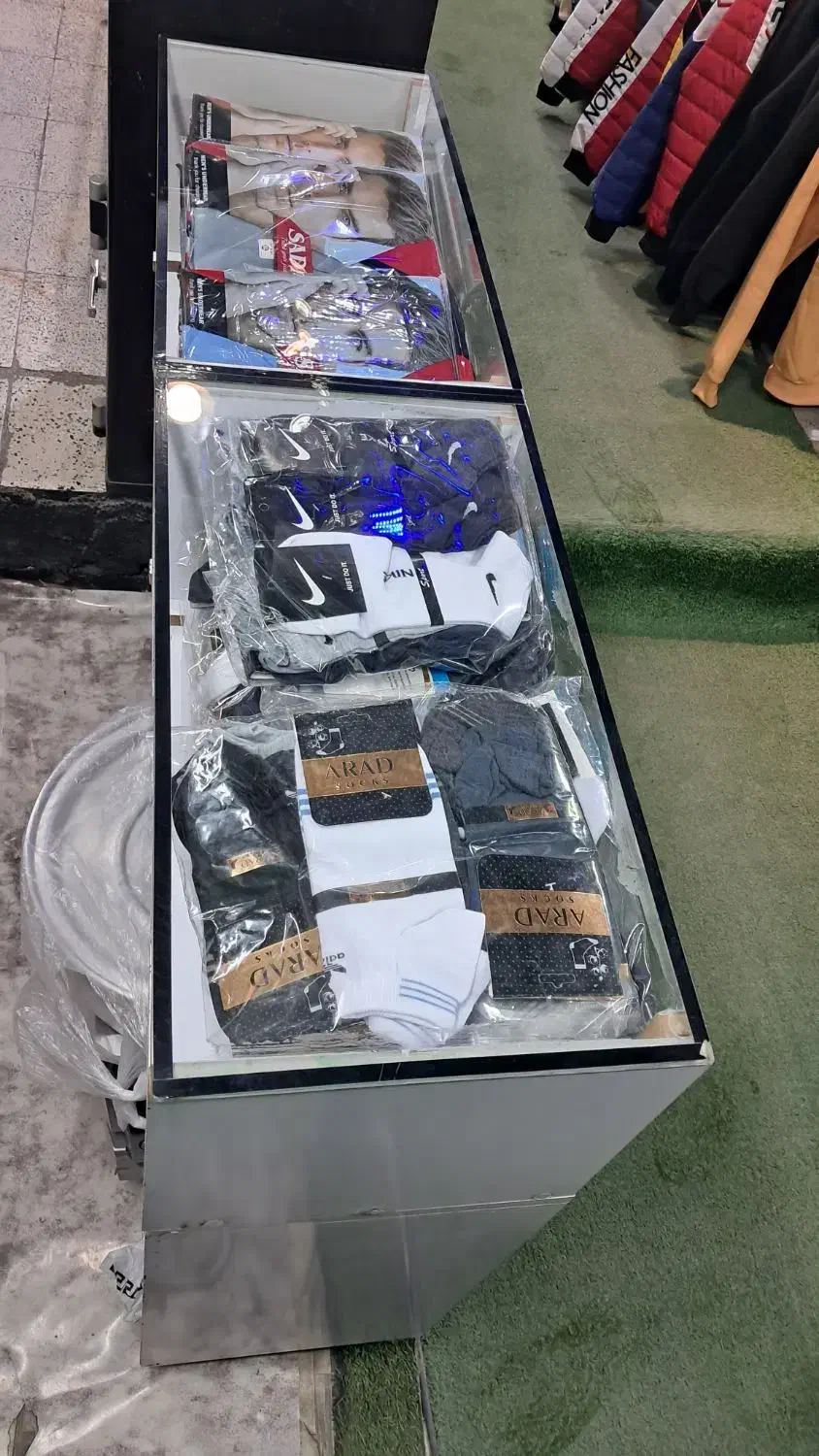 ۲عددمیز پیشخوان ام دی اف با شیشه ۱۰میل|فروشگاه و مغازه|نهاوند, |دیوار