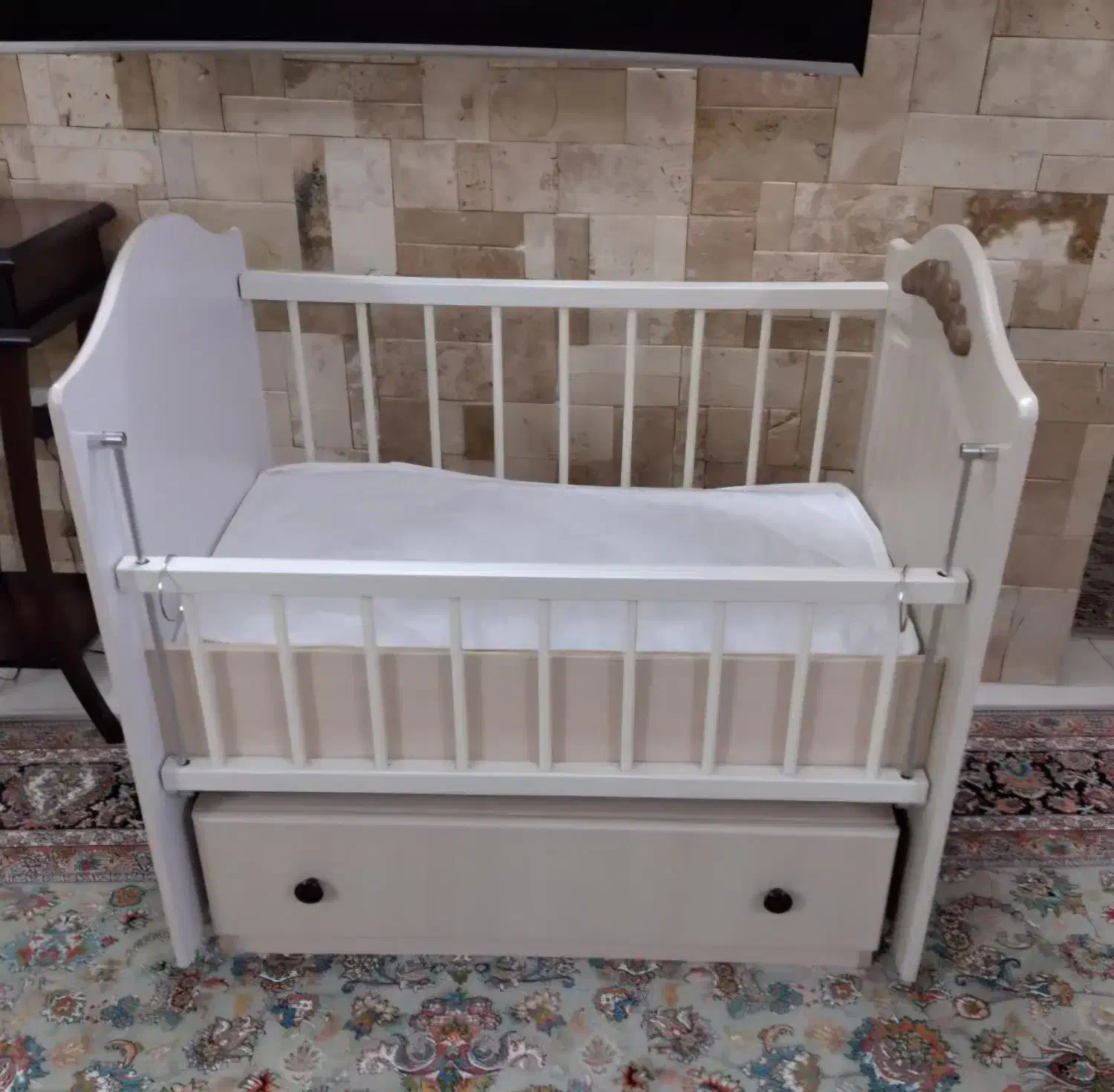 تخت کنار مادر گهواره ای|تخت و سرویس خواب|قم, انسجام|دیوار