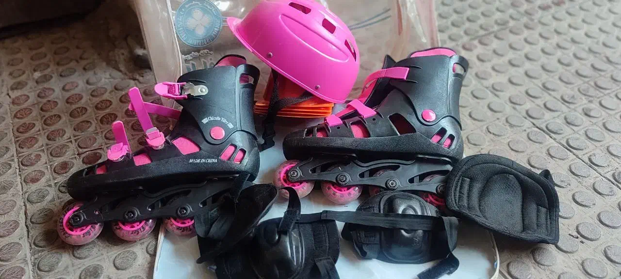 اسکیت با کلاه ایمنی و زانوبند و مانع و آرنج|دوچرخه، اسکیت، اسکوتر|رشت, نظری|دیوار