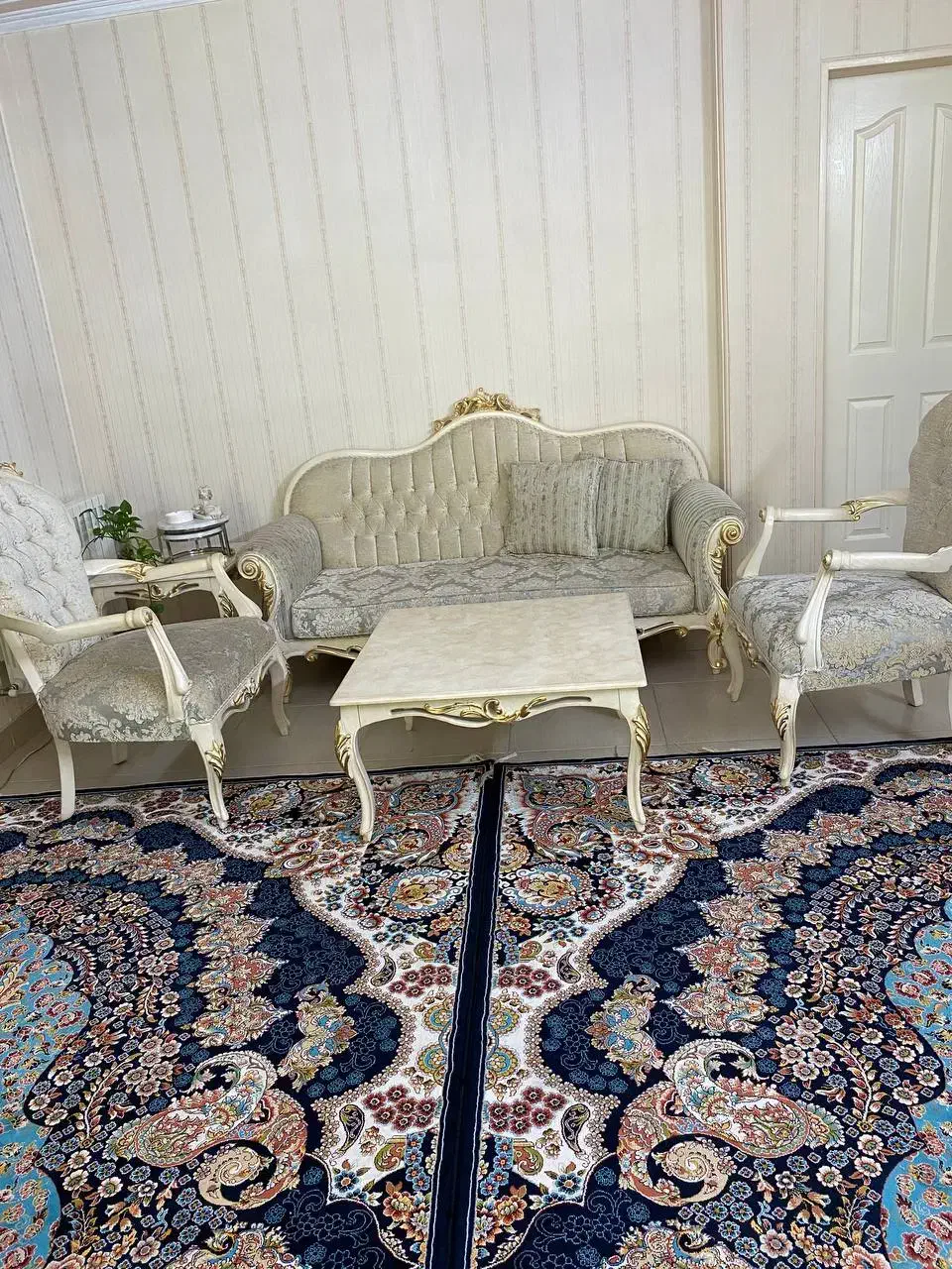 مبلمان درحد نو تمیز وسالم|مبلمان خانگی و میز عسلی|بومهن, |دیوار