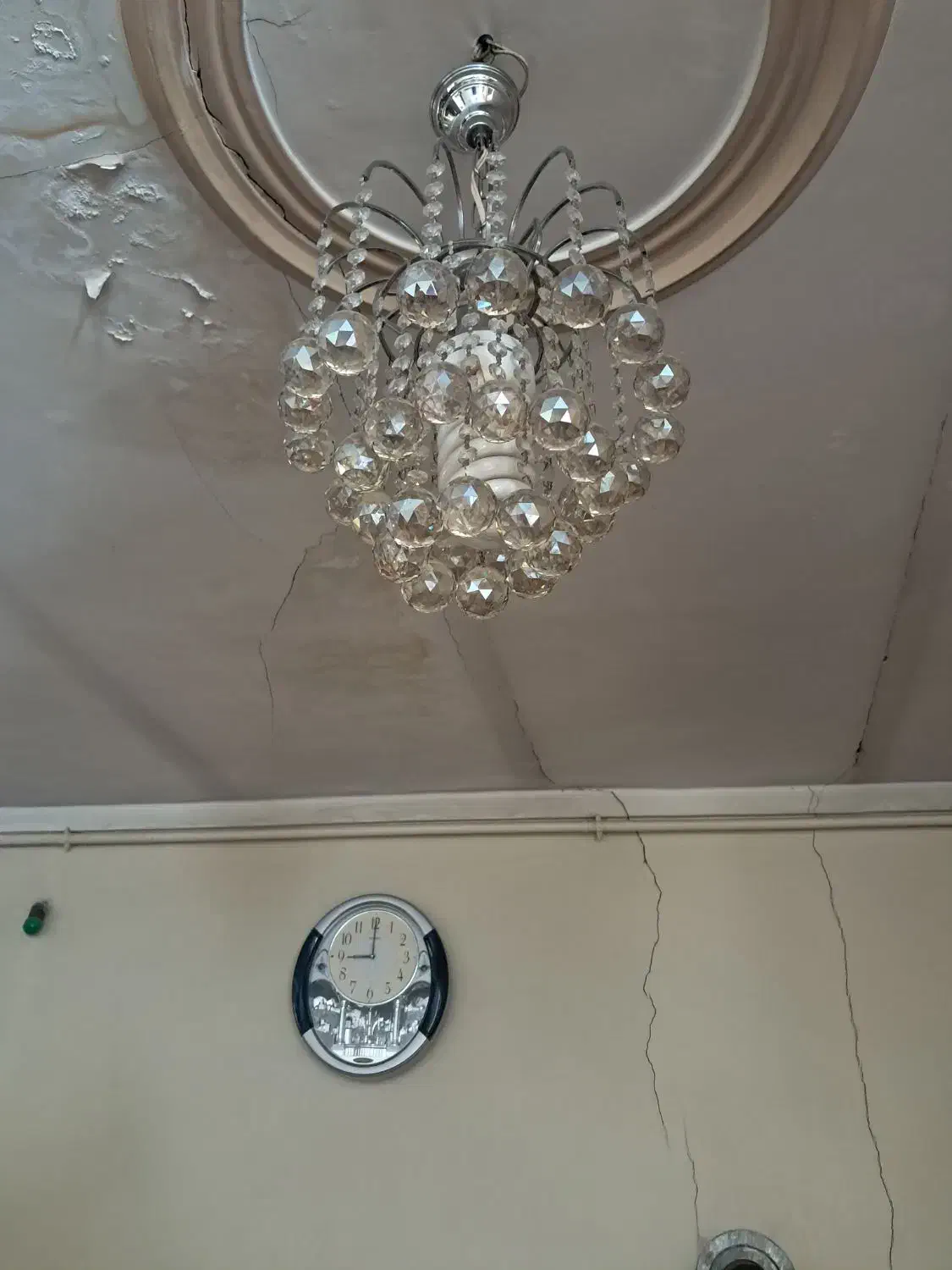 یک عدد لوستر به فروش میرسد|لوستر و چراغ آویز|همدان, |دیوار