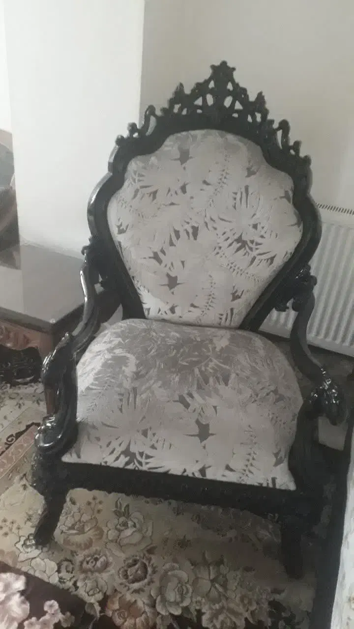 صندلی ناهار خوری و یک مبل تک نفره|میز و صندلی غذاخوری|پاکدشت, پاکدشت (مامازند)|دیوار