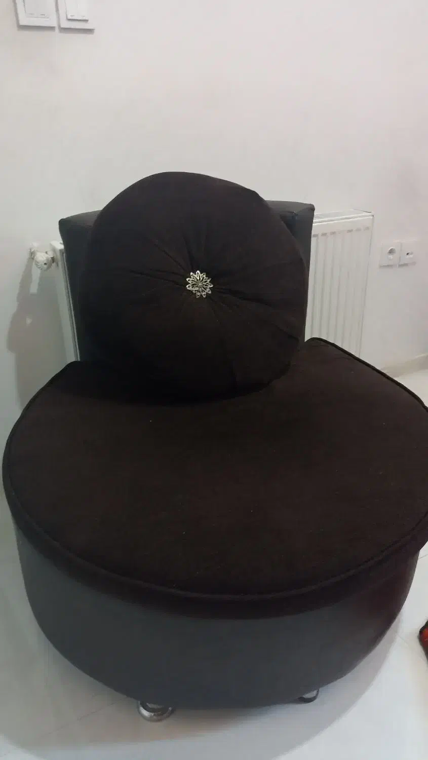 یک عدد مبل تک مناسب باغ|مبلمان خانگی و میز عسلی|مشهد, فرهنگیان (شهرک غرب)|دیوار