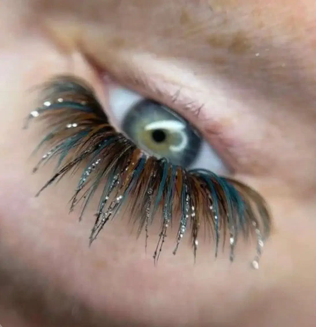 خدمات و آموزش کاشت مژه هیدن|خدمات آرایشگری و زیبایی|رشت, منظریه|دیوار