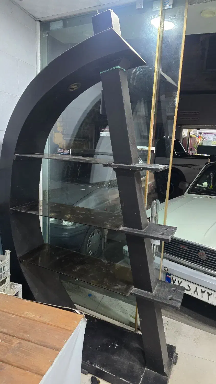 ویترین چوبی با هالوژن|بوفه، ویترین، کنسول|رشت, چله خانه|دیوار