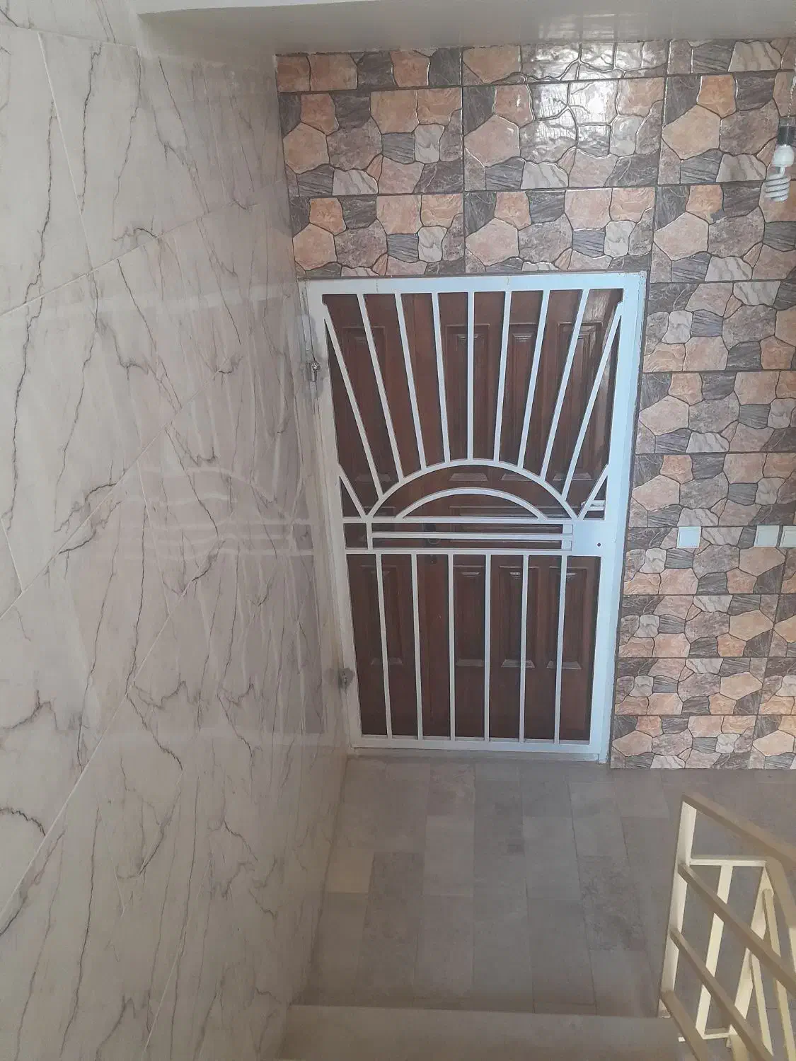 فروش در چوبی  با حفاظ آن|مصالح و تجهیزات ساختمان|هشتگرد, فاز ۱ مهستان|دیوار