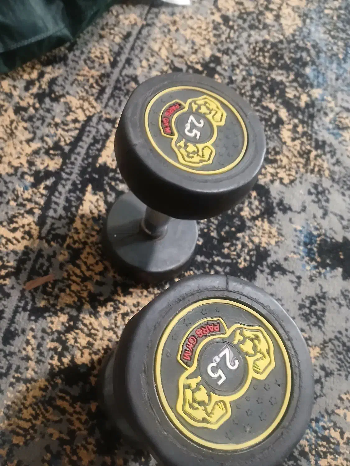 دوعدد دمبل ۲ونیم کیلویی نو نو|تجهیزات ورزشی|اصفهان, شهید رجایی|دیوار