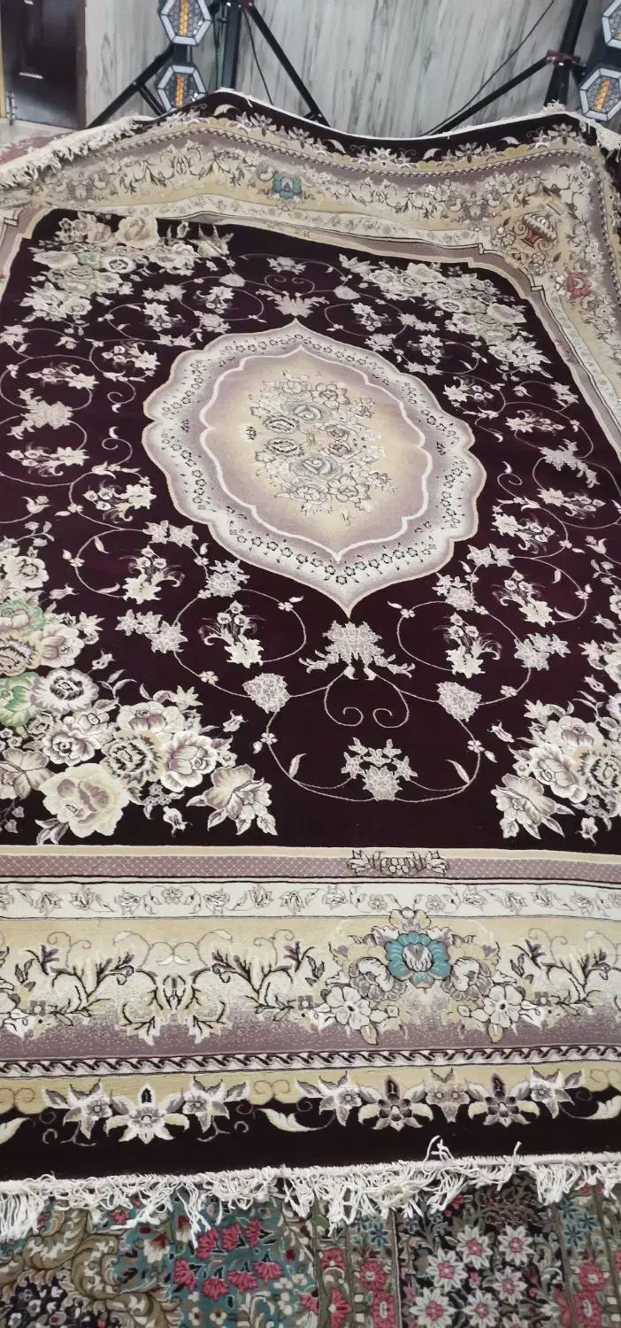 فروش قالی.|فرش|کرمان, |دیوار