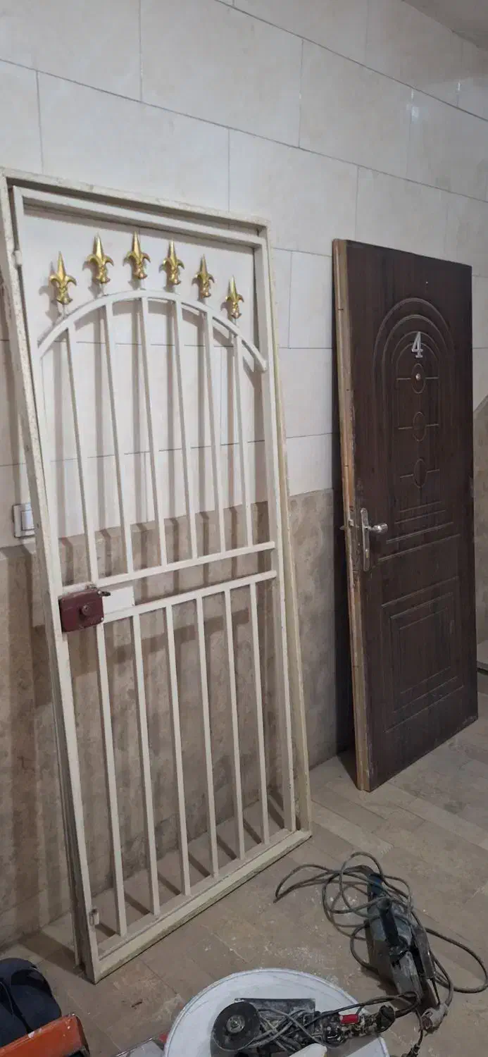 درب چوبی ورودی همراه محافظ|مصالح و تجهیزات ساختمان|ری, سیزده آبان|دیوار