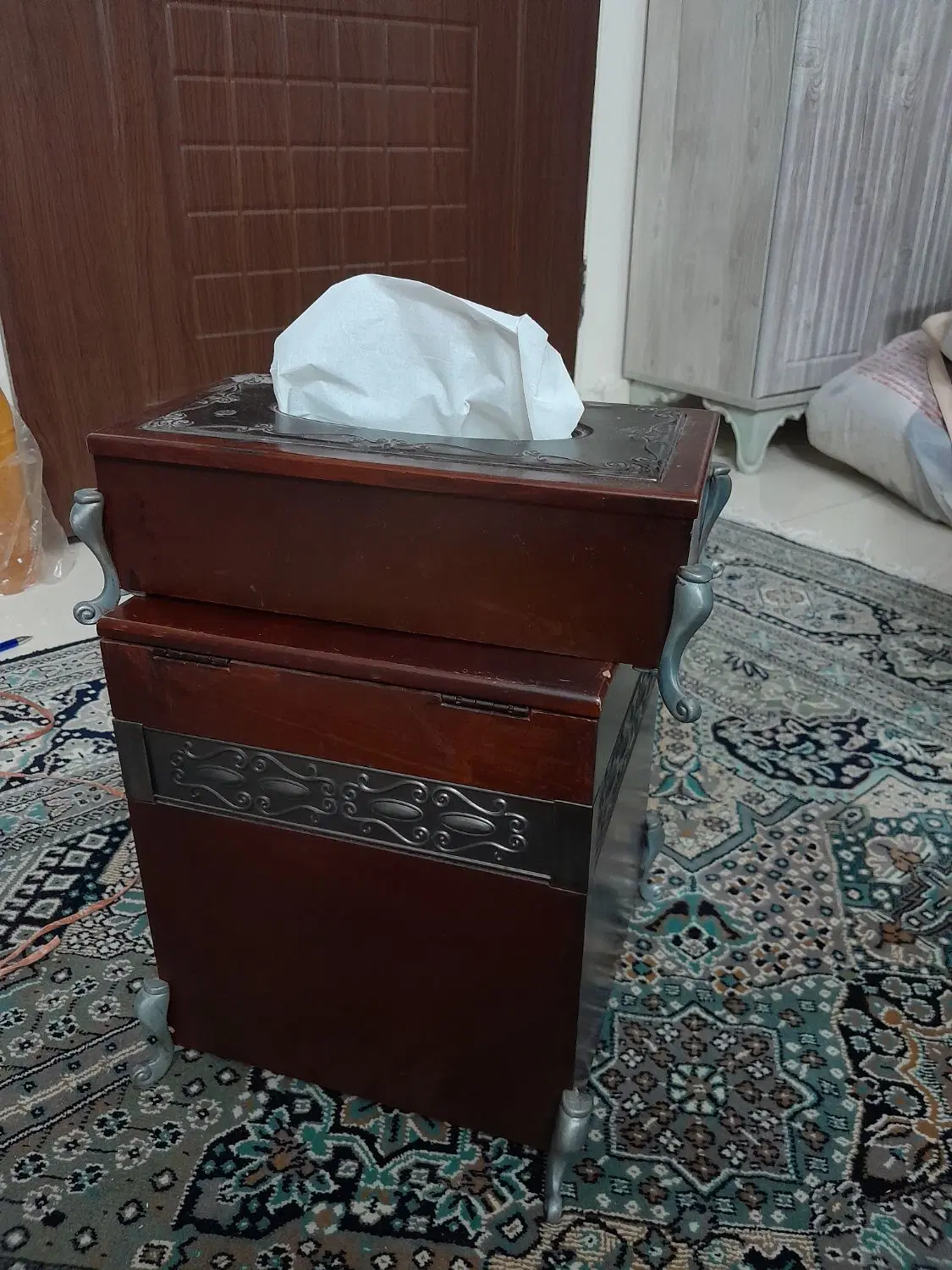سطل ودستمال و صندلی چوبی|صنایع دستی و سایر لوازم تزئینی|تهران, آهنگران (سراسیاب دولاب)|دیوار