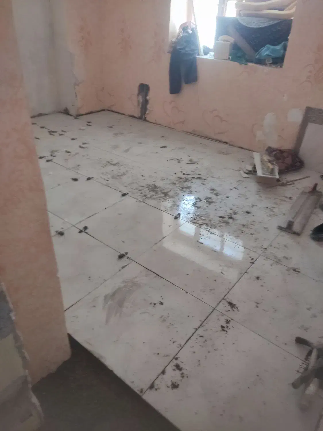 بنایی سیمانکاری کاشیکاری ولکه گیری درخدمتیم|خدمات پیشه و مهارت|بندرعباس, |دیوار