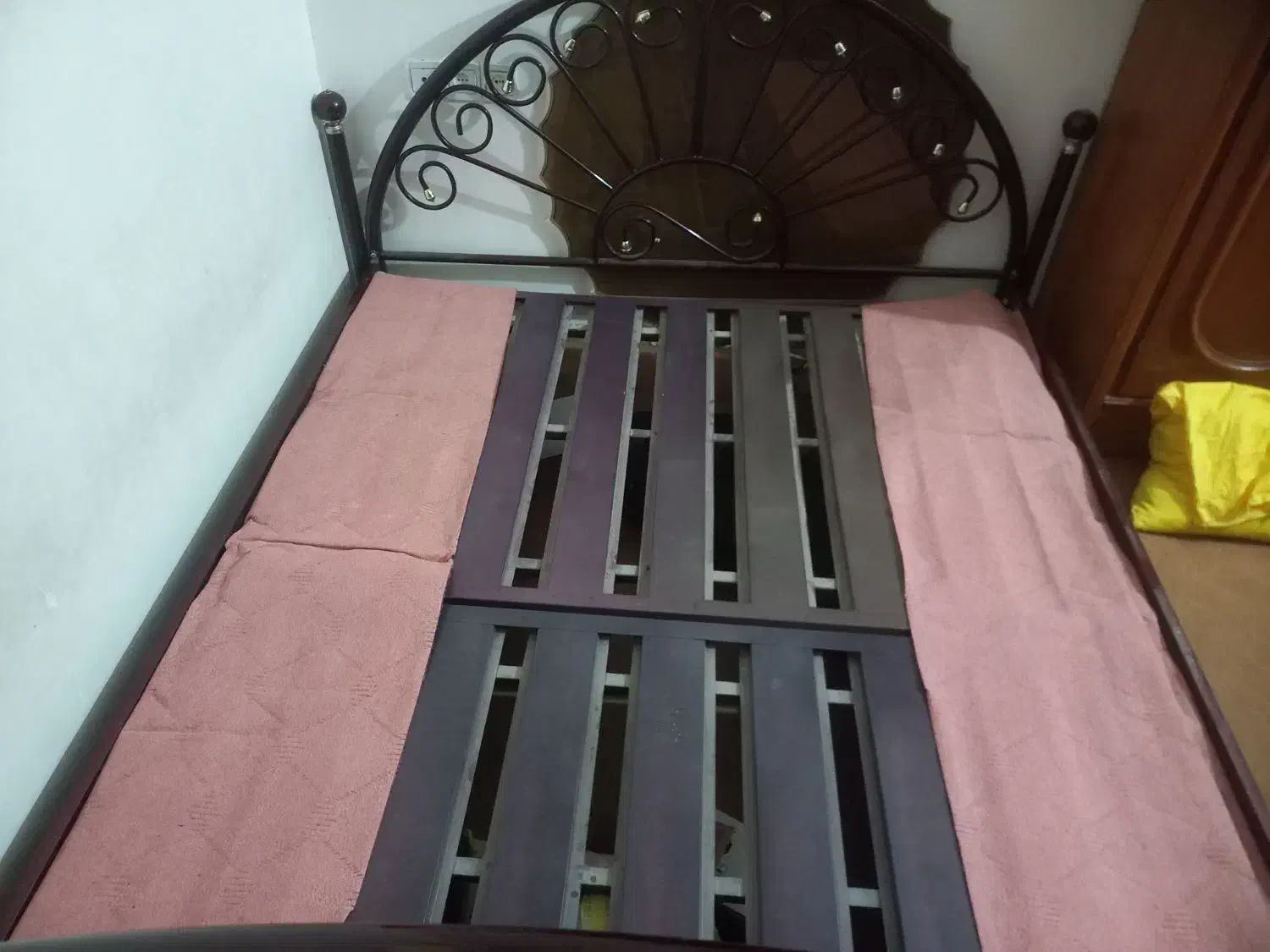 تخت خواب دو نفره فلزی|تخت و سرویس خواب|مبارکه, |دیوار