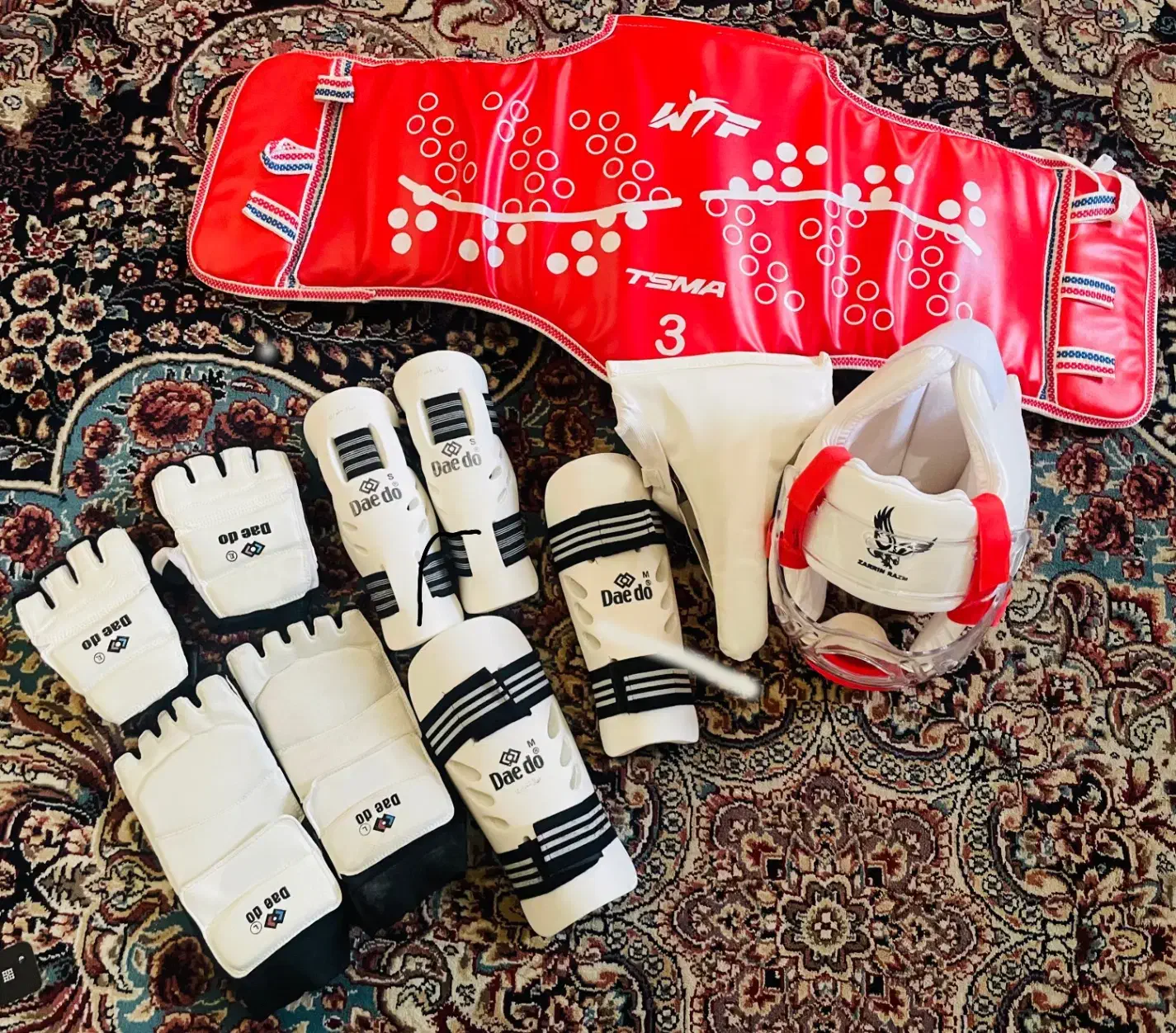 تجهیزات حرفه‌ای تکواندو (نو)|تجهیزات ورزشی|خنج, |دیوار