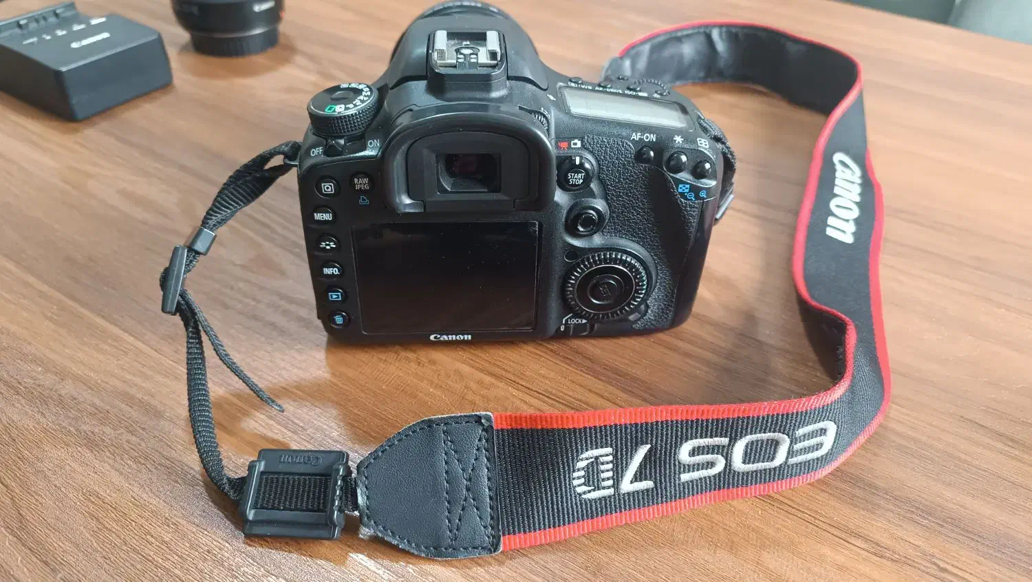 دوربین کنون 7d در حد نو کاملا سالم|دوربین عکاسی و فیلمبرداری|محمدشهر, شهرک پیام (مهرالبرز)|دیوار