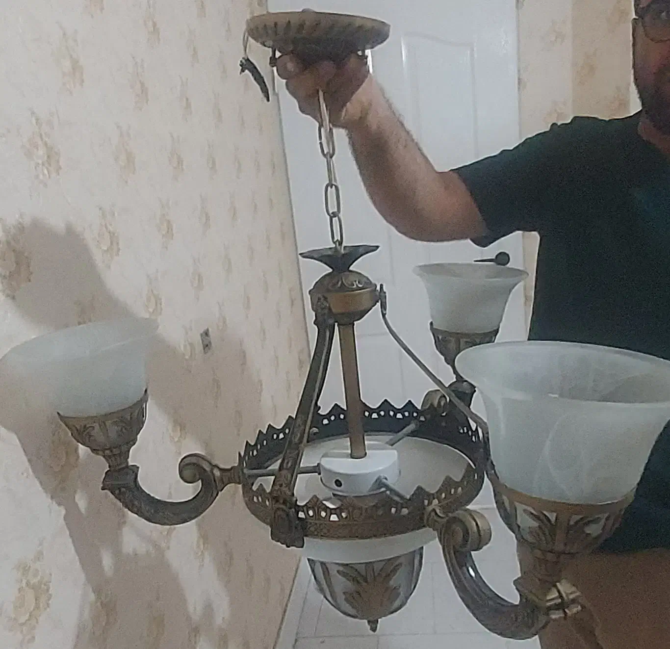 لوستر برنجی و بلور|لوستر و چراغ آویز|شیراز, شهرک سراج‎|دیوار