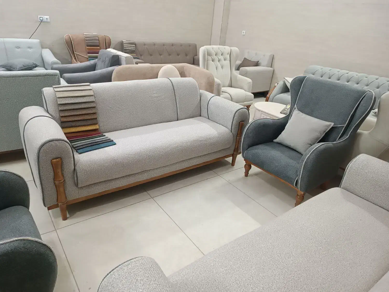 مبل فقط به قیمت تولید... کیفیت ضمانتی|مبلمان خانگی و میز عسلی|بجنورد, |دیوار