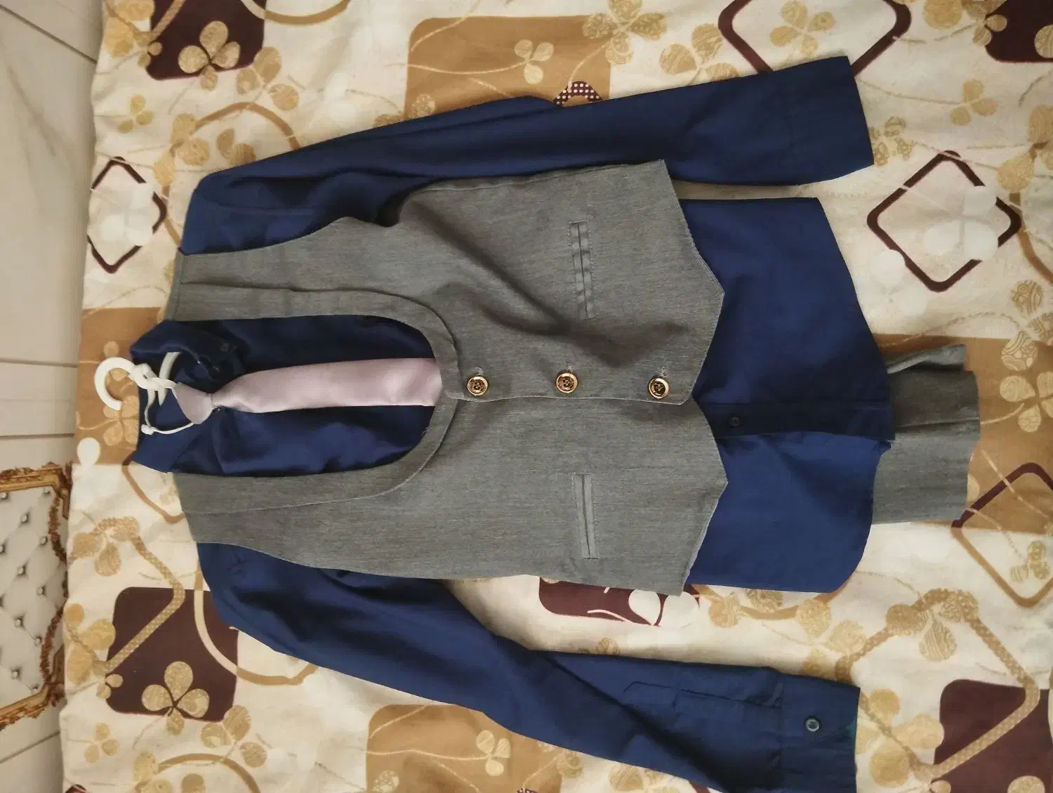 جلیغه و شلوار با لباس|لباس|کنگاور, |دیوار