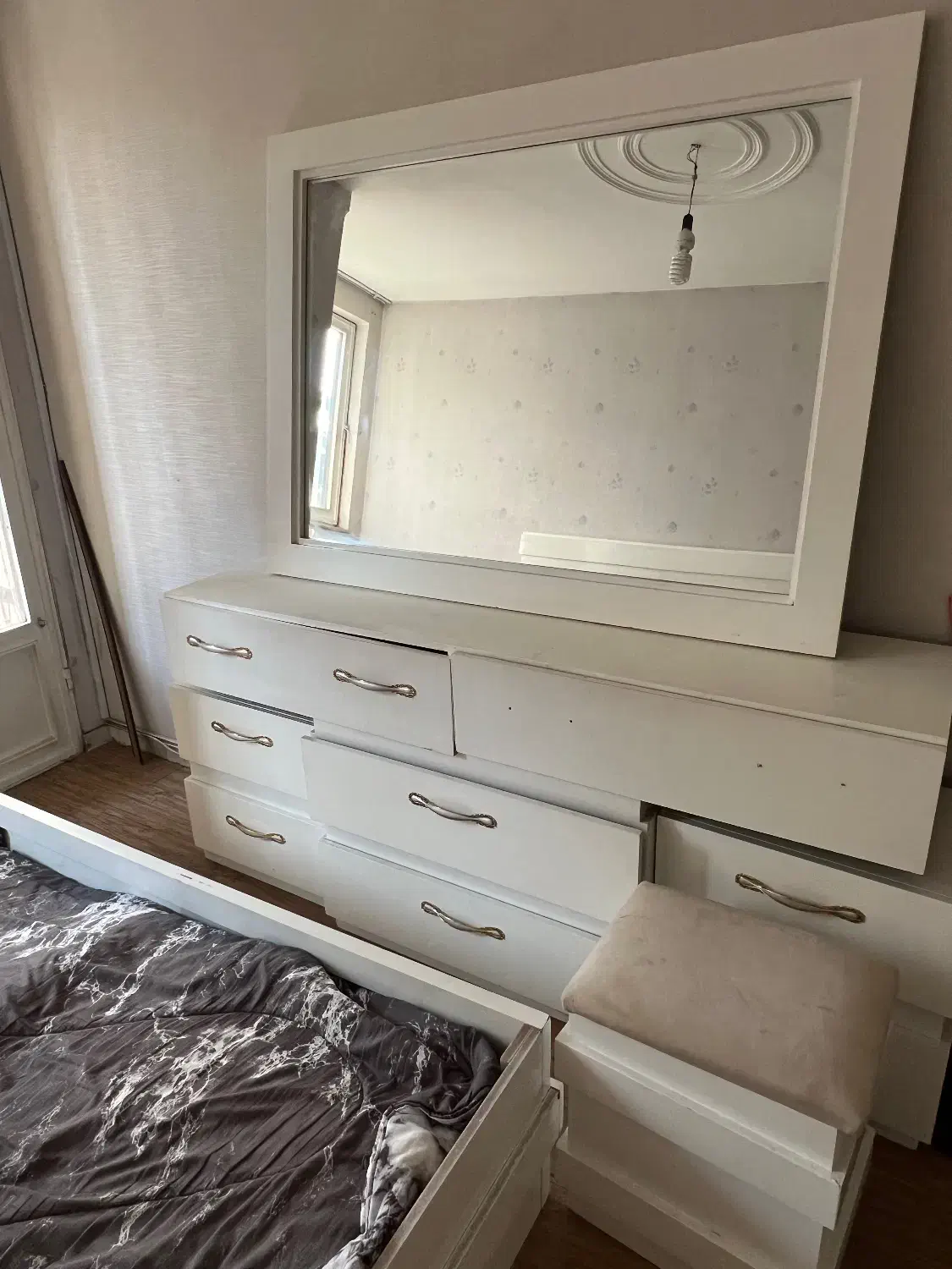 تخت دو نفره به همراه متعلقات|تخت و سرویس خواب|کرج, جهان‌شهر|دیوار