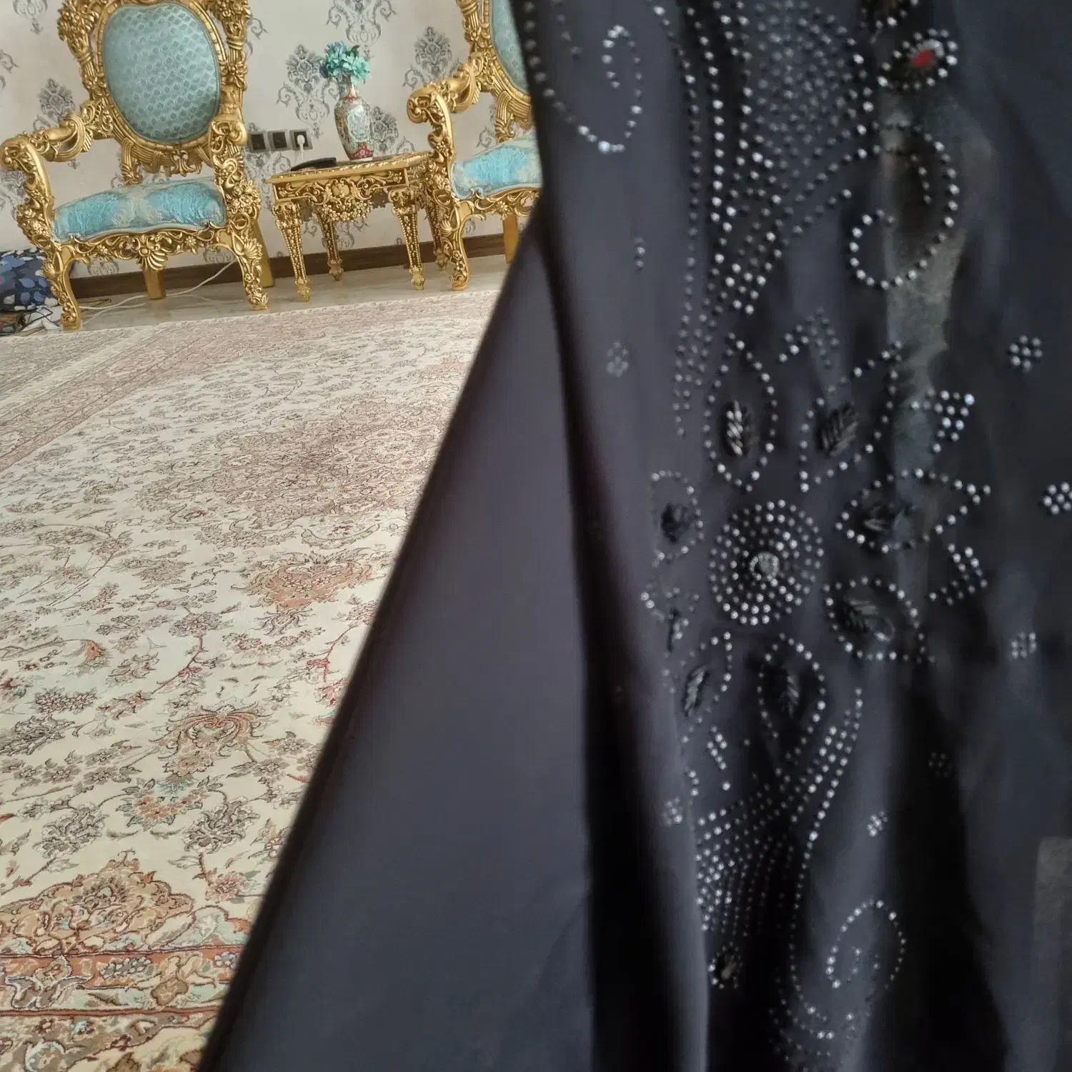 چادر کن کن سنگ دار|لباس|اندیشه, اندیشه فاز ۵|دیوار