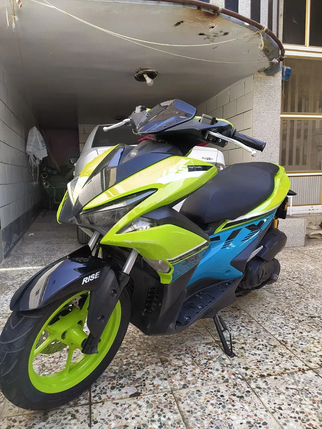 کلیک/NVX|موتورسیکلت|رامشیر, |دیوار