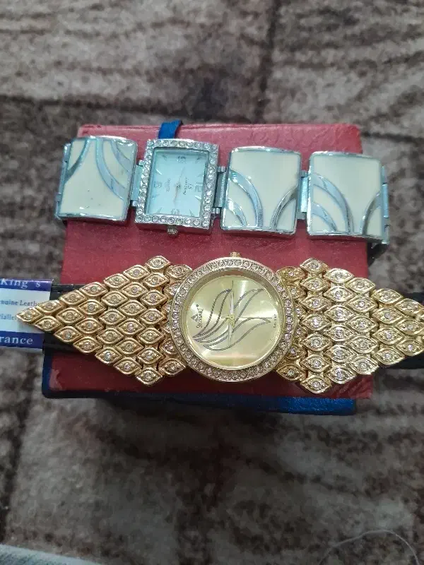 دوساعت زنانه|ساعت|اهواز, کوی طلاب|دیوار