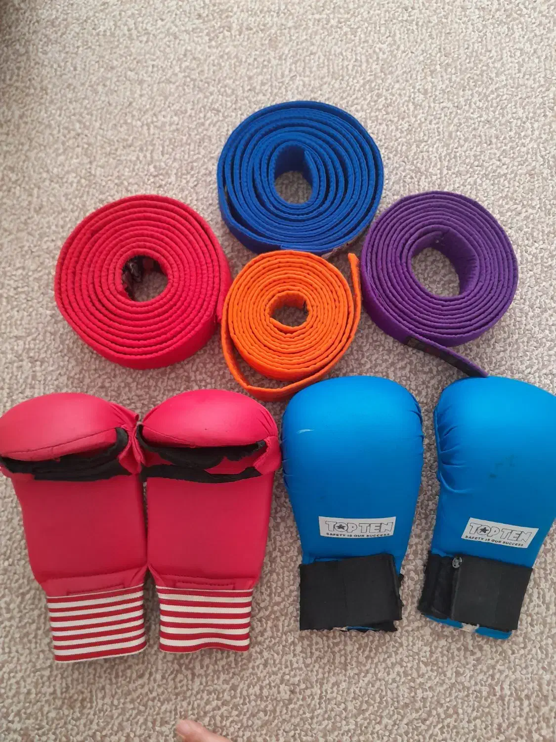 دستکش وکمربند کاراته وشیموهابکیتو|تجهیزات ورزشی|قم, شهرک قدس|دیوار