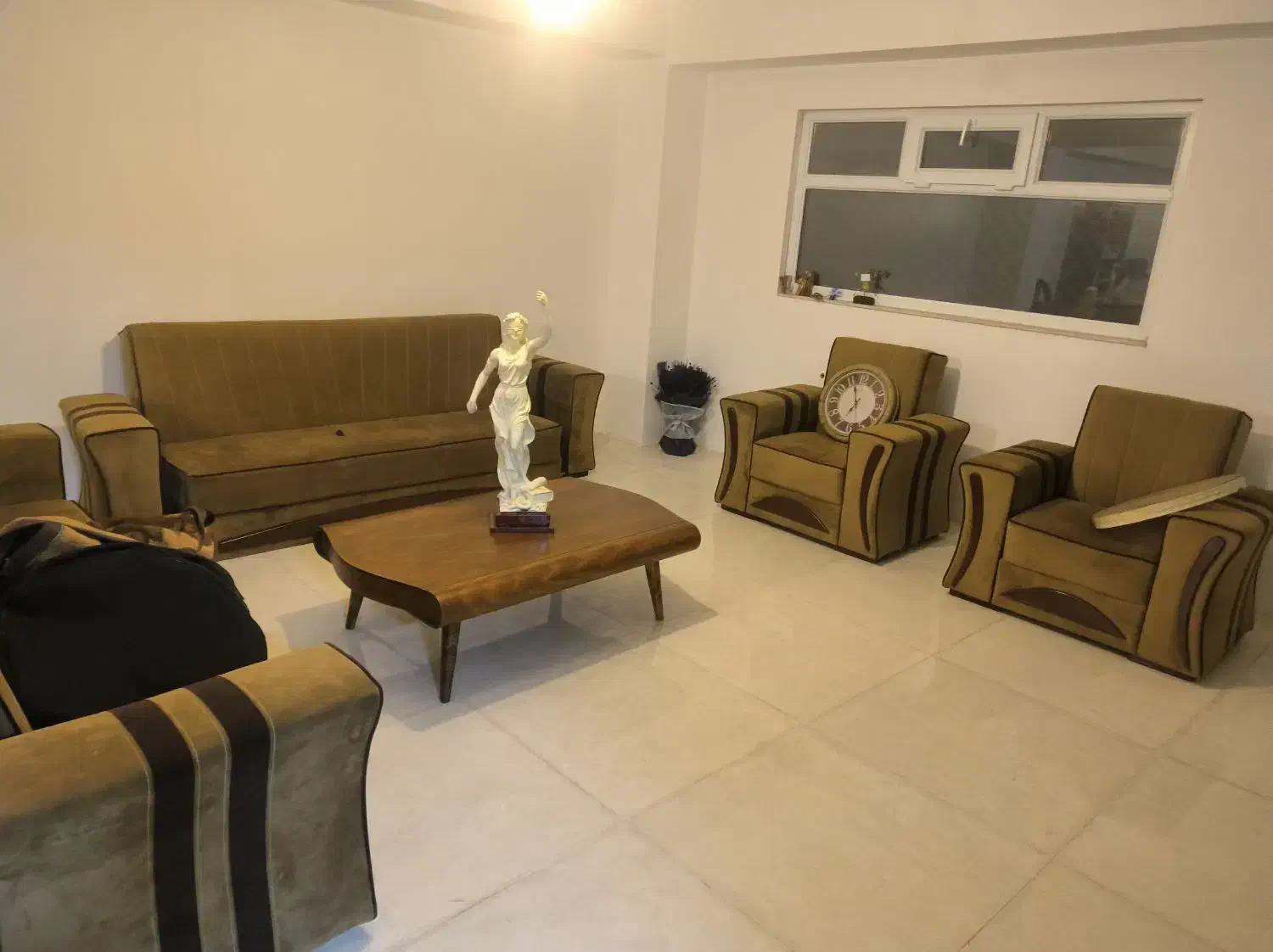 مبل راحتی 8 نفره تخت شو|مبلمان خانگی و میز عسلی|تبریز, |دیوار