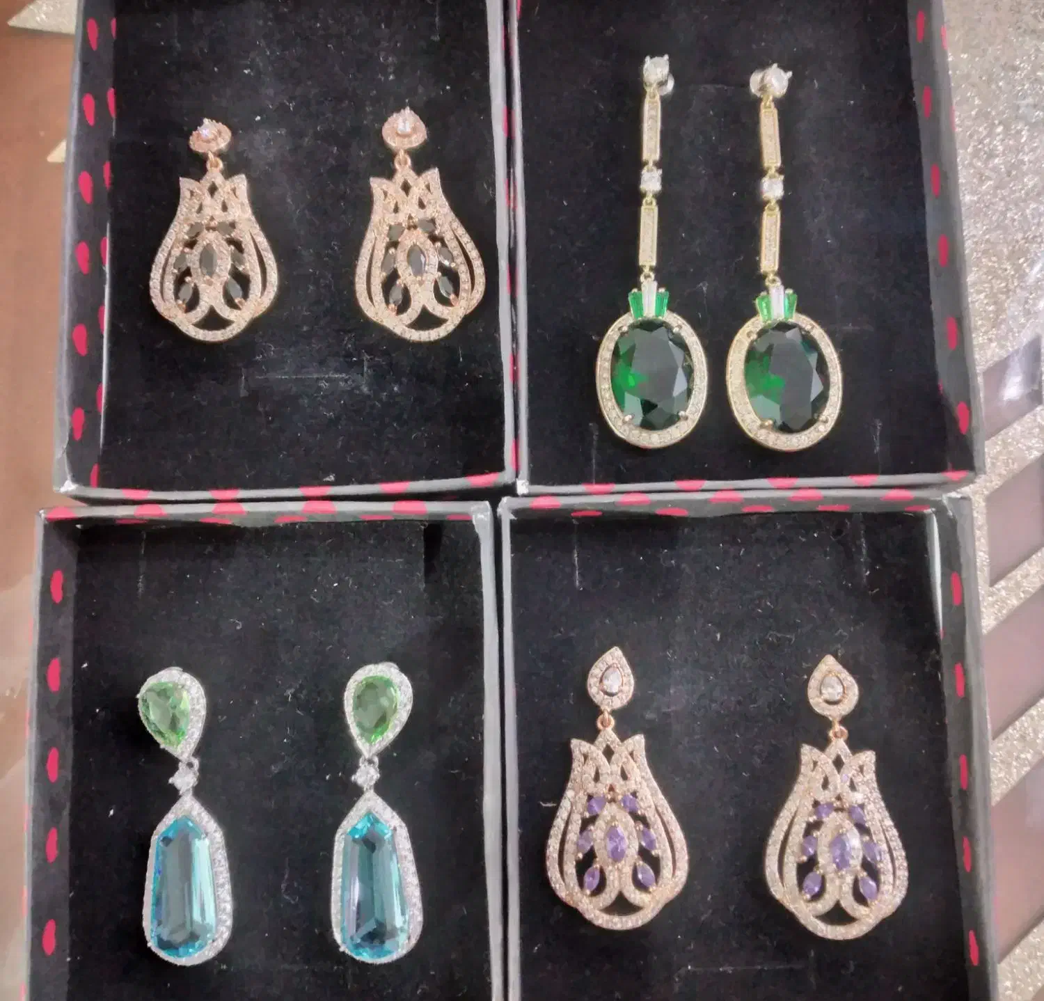 گوشواره با سنگ کریستال|بدلیجات|تهران, دولاب|دیوار