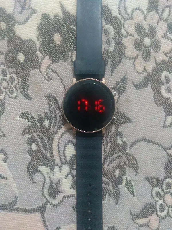 ساعت|ساعت|نیشابور, گنبد سبز|دیوار