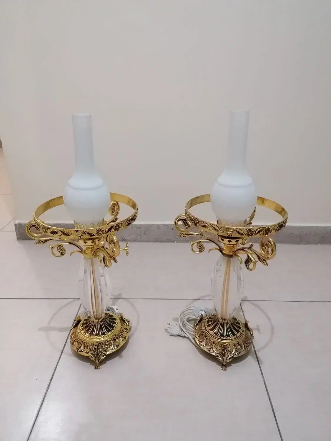 آباژور جنس برنزی|چراغ خواب و آباژور|شیراز, عفیف‌آباد|دیوار